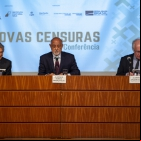 Palestrante Carlos Ayres Britto junto aos acadêmicos: Domício Proença Filho e Joaquim Falcão
